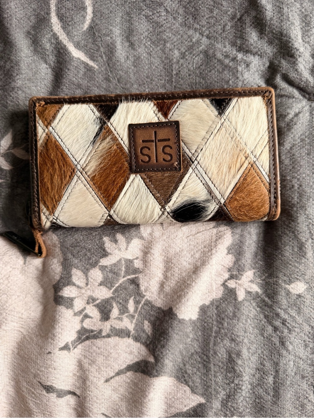 STS Ranchwear Tri-Tone Hair-On Hide Zip Wallet in Brown, Cream & Black